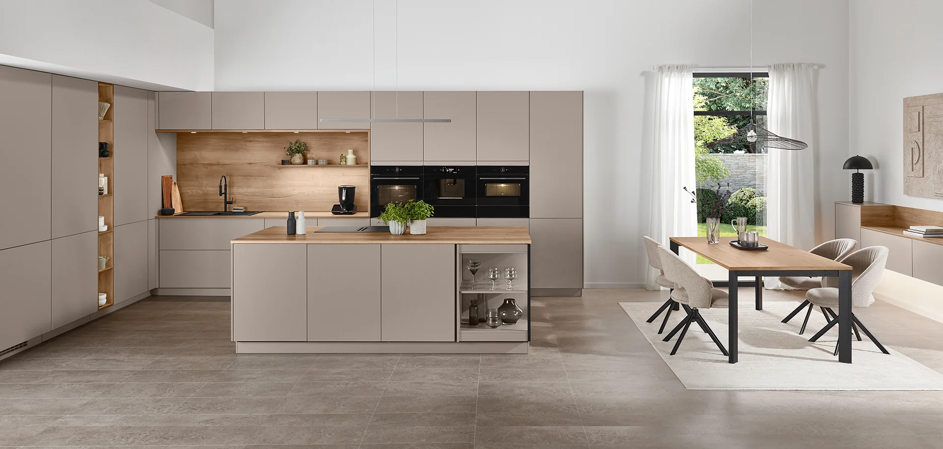 Cuisine Nobilia exposée au showroom Atelier Art Home d'Aumont