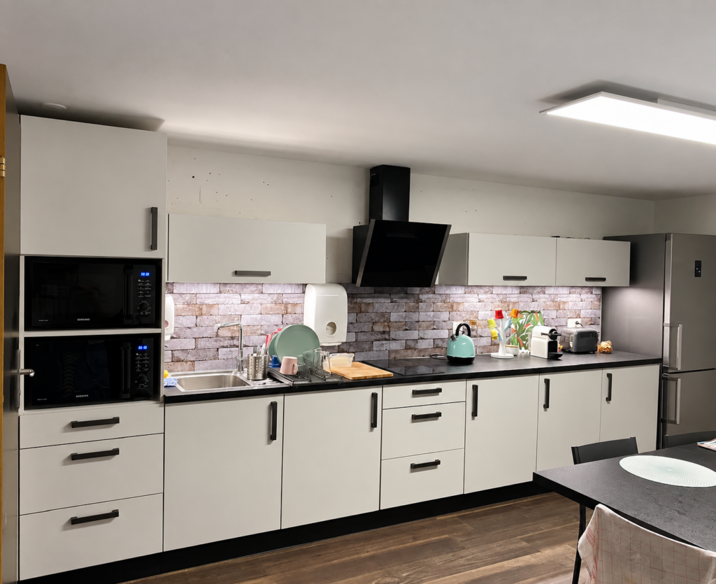 Cuisine de la salle de pause terminée – Atelier Art Home