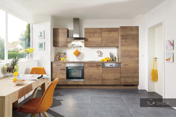Cuisine Nobilia en bois naturel dans un espace ouvert