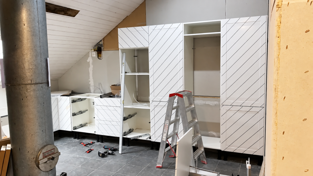 Pose des façades blanches – Atelier Art Home